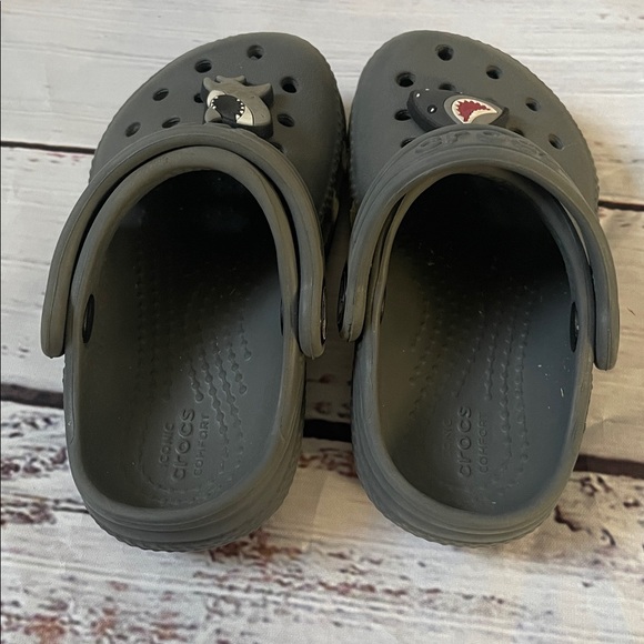 CROCS Kids Gray Shark Slippers - Picture 2 of 7